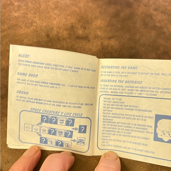 Digital Pet Keychain Space creature 👽 feed it, play,study,shower,water it!#toy - Picture 3 of 8